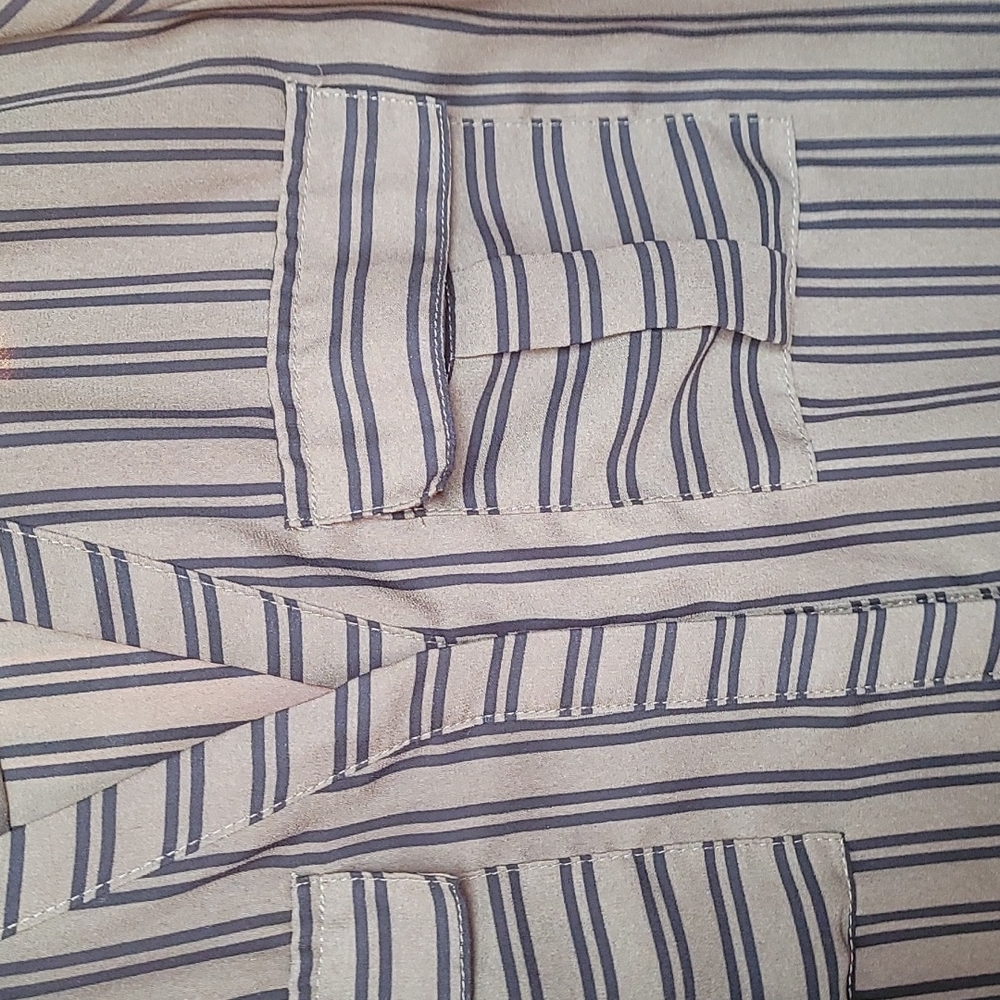 Button down blouse - Picture 2 of 2